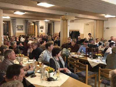 Volles Haus beim Thema Datenschutz. Viele Vereinsvertreter mssen sich seit der DSGVO strker mit dem Thema befassen. - Volles Haus beim Thema Datenschutz. Viele Vereinsvertreter müssen sich seit der DSGVO stärker mit dem Thema befassen.